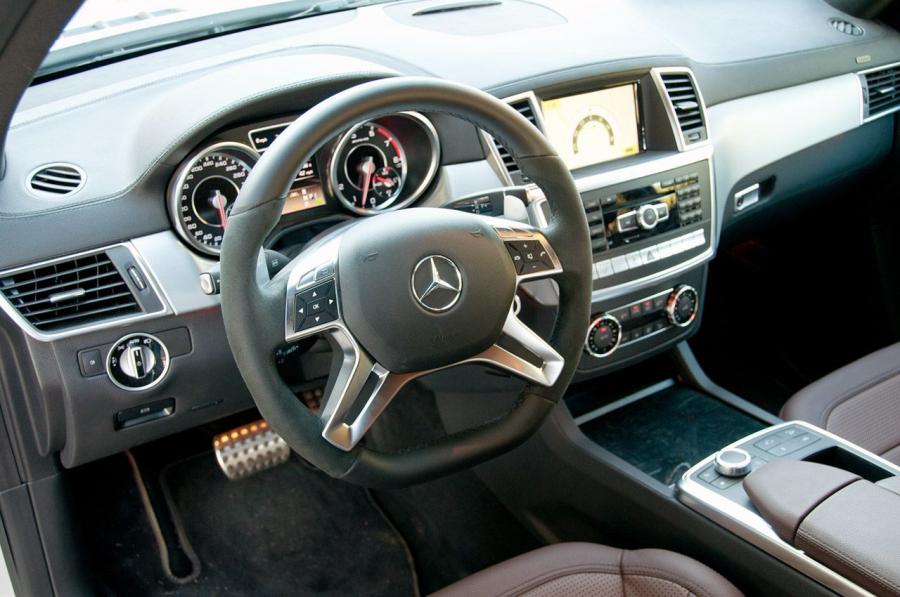 Mercedes-Benz ML63 AMG 2012 года  (фото 29 из 70)